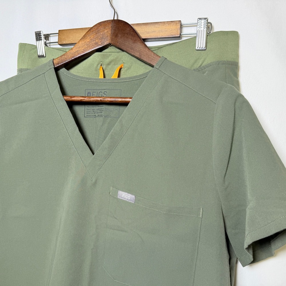 FIGS Technical Collection Womens Scrub Set Medium Olive Green V-Neck Joggers